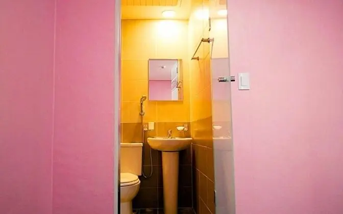 Oda (Building 1 Room 201 (seawater pool hi)