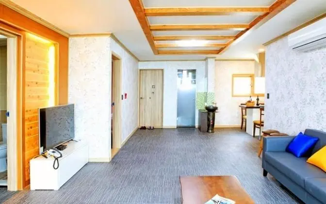 Oda (Building 2 Room 102 (Salt Water Hot S)