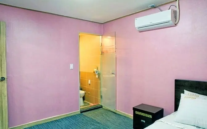 Oda (Building 2 Room 102 (Salt Water Hot S)