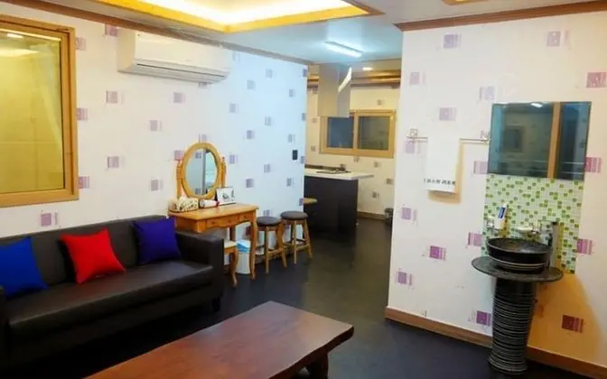 Oda (Building 7 Room 101 (seawater pool hi)