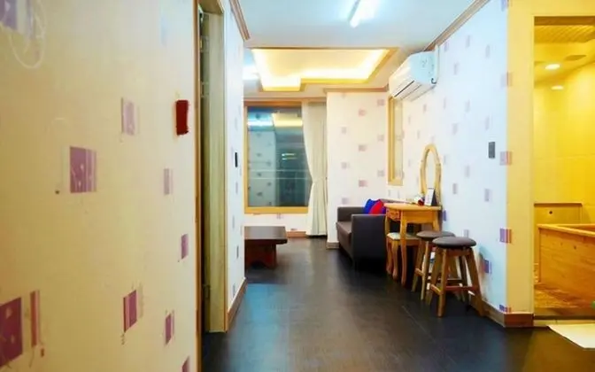 Oda (Building 7 Room 101 (seawater pool hi)