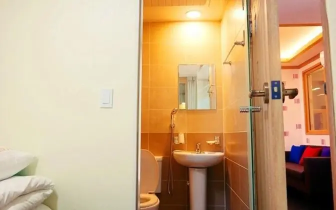 Oda (Building 7 Room 101 (seawater pool hi)