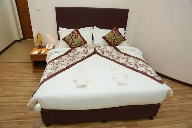Deluxe Tek Büyük Yataklı Oda, 1 Çift Kişilik Yatak, Havuz Manzaralı, Köşe