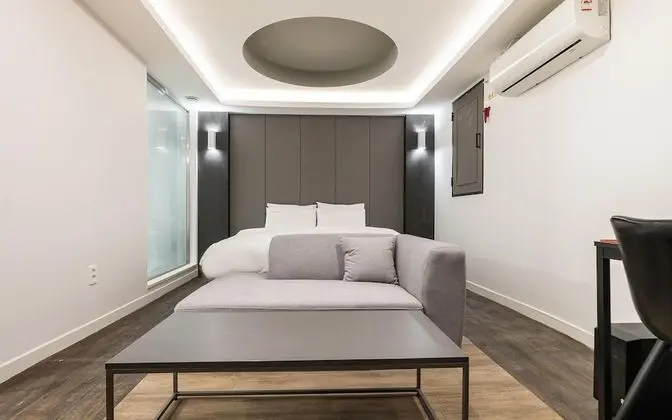 Oda (Premium A Couple PC (Netflix/YouTube )