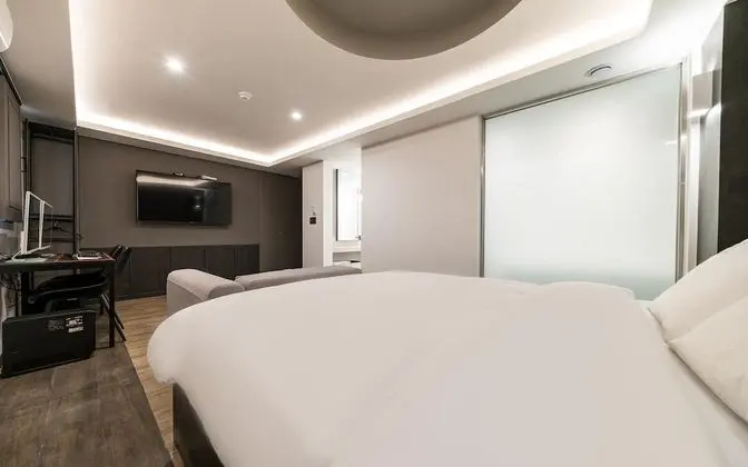 Oda (Premium A Couple PC (Netflix/YouTube )