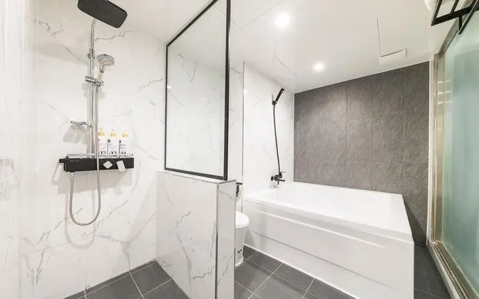 Oda (Premium A Couple PC (Netflix/YouTube )