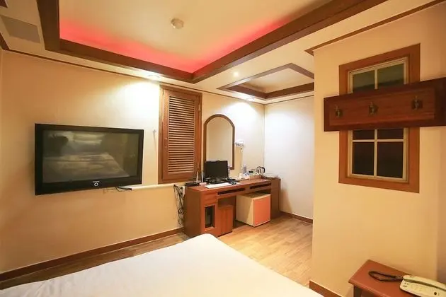Oda (General room (no need for parking inq)