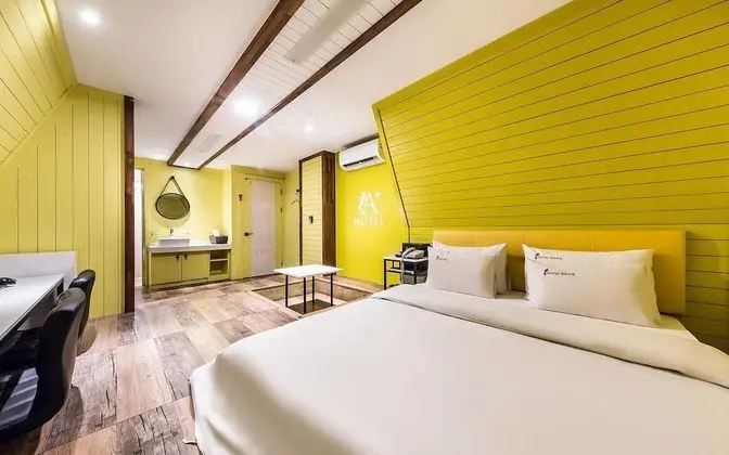 Oda (Deluxe Room B (NETFLIX available))