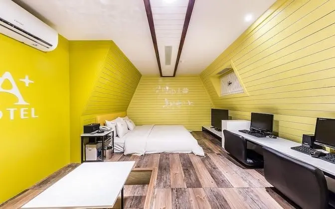 Oda (Deluxe Room B (NETFLIX available))