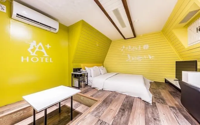 Oda (Deluxe Room B (NETFLIX available))
