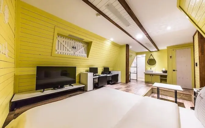 Oda (Deluxe Room B (NETFLIX available))
