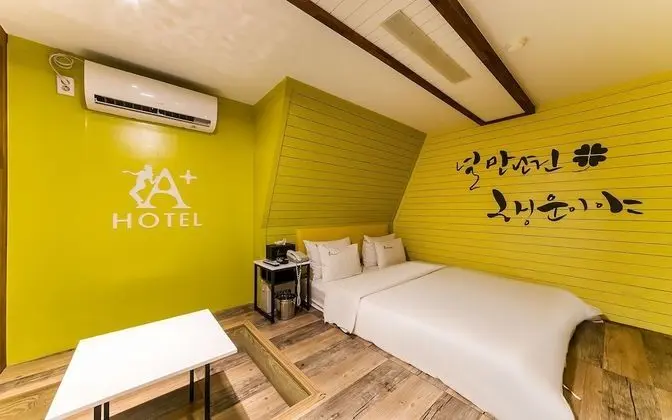 Oda (Deluxe Room B (NETFLIX available))