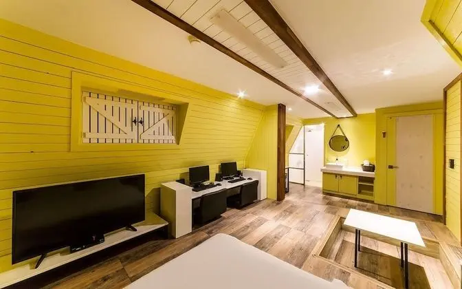 Oda (Deluxe Room B (NETFLIX available))