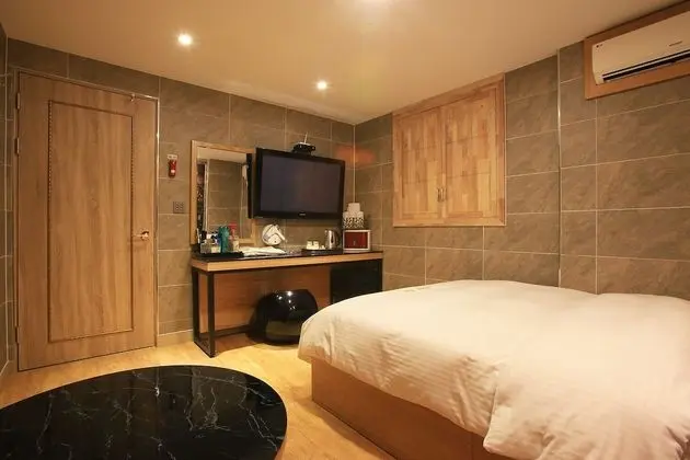 Oda (General room - Ahn Shim Clinn (Exit 4)