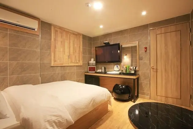 Oda (General room - Ahn Shim Clinn (Exit 4)