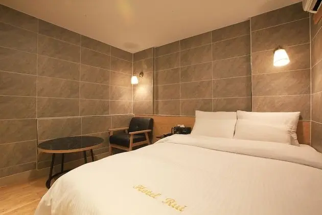 Oda (General room - Ahn Shim Clinn (Exit 4)