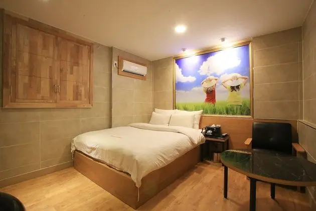 Oda (General room - Ahn Shim Clinn (Exit 4)