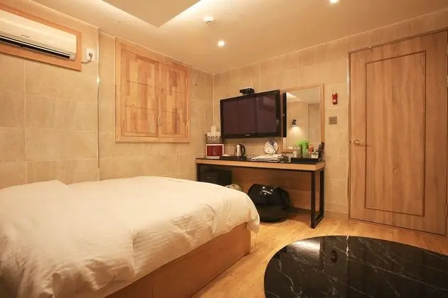 Oda (General room - Ahn Shim Clinn (Exit 4)