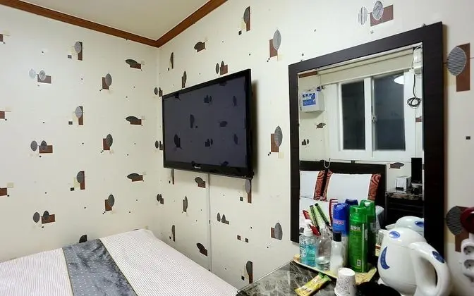 Oda (General room (NETFLIX available / no )