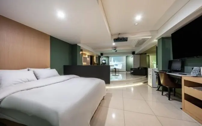 Oda (Muilti Room (Call for Booking Karaoke)