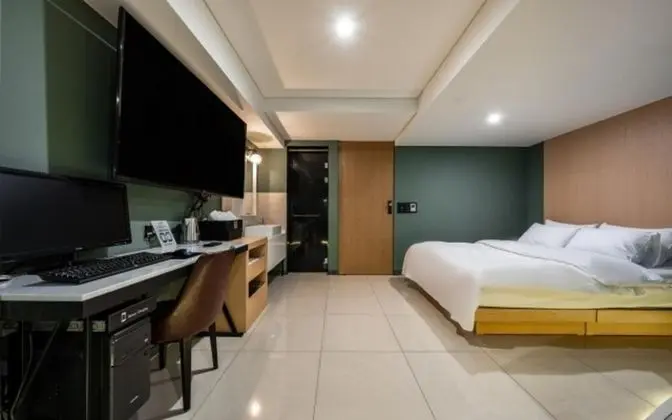 Oda (Muilti Room (Call for Booking Karaoke)