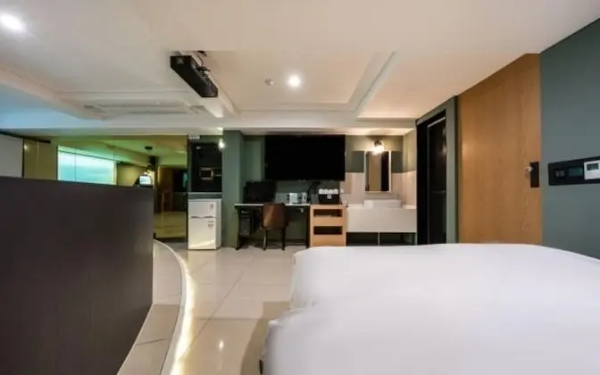 Oda (Muilti Room (Call for Booking Karaoke)