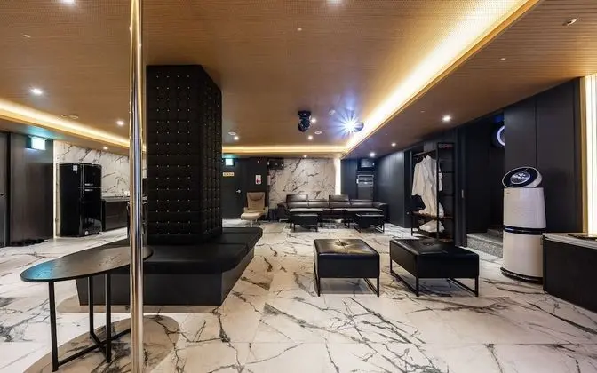 Oda (President Room (Call for Booking Pool)