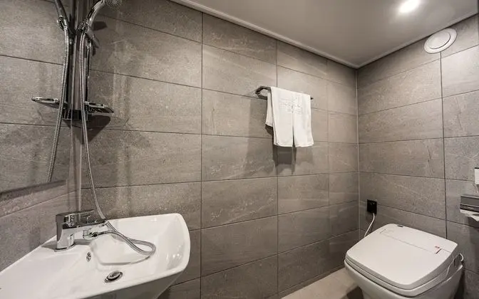 Oda (President Room (Call for Booking Pool)