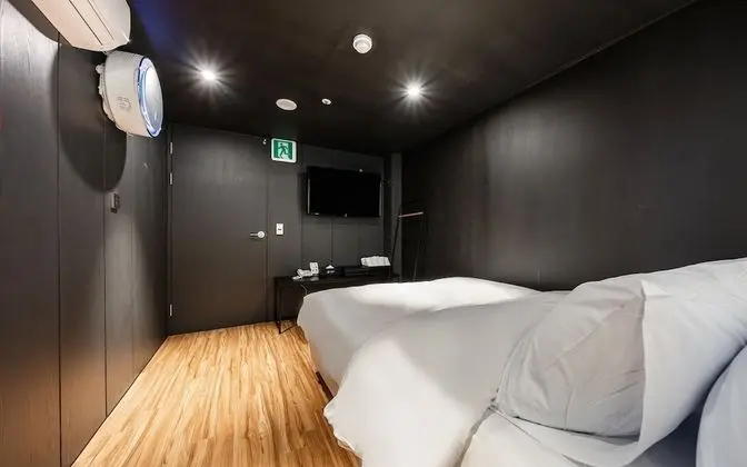 Oda (President Room (Call for Booking Pool)
