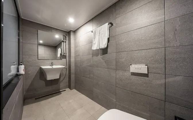 Oda (President Room (Call for Booking Pool)