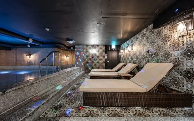 Oda (President Room (Call for Booking Pool)