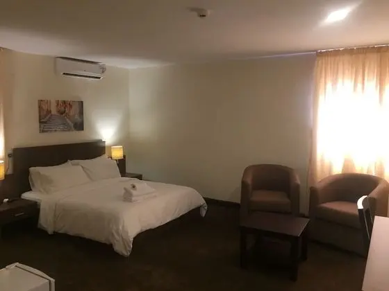 Deluxe Tek Büyük Yataklı Oda