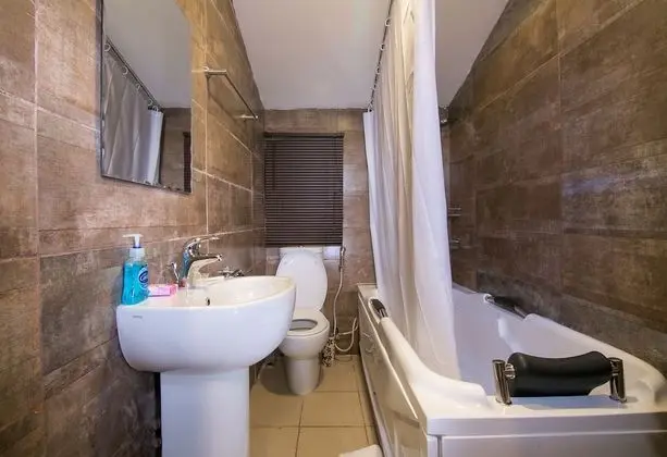 Deluxe Tek Büyük Yataklı Oda