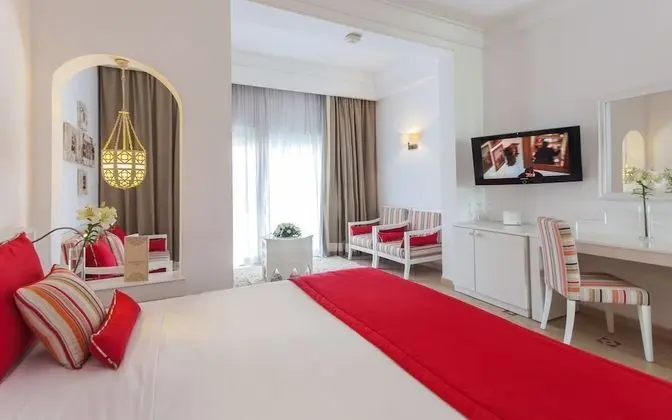 Büyük Yataklı Tek Kişilik Oda