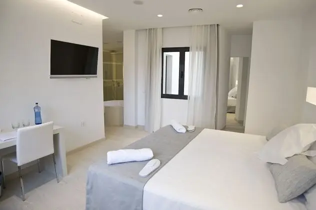 Deluxe Tek Büyük Yataklı Oda, 1 En Büyük (King) Boy Yatak, Sıcak Su Havuzu, Avlu Manzaralı