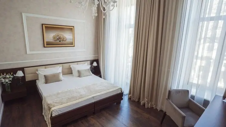Tek Büyük Yataklı Oda, Balkon