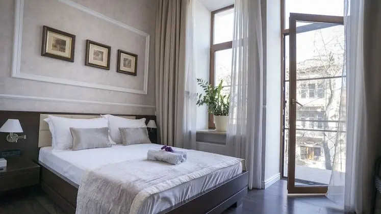 Tek Büyük Yataklı Oda, Balkon