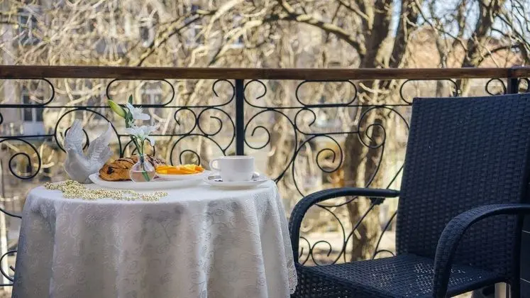 Tek Büyük Yataklı Oda, Balkon