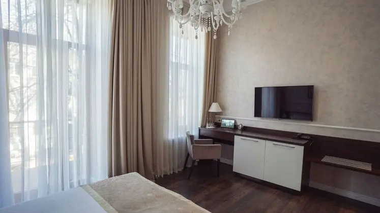 Tek Büyük Yataklı Oda, Balkon