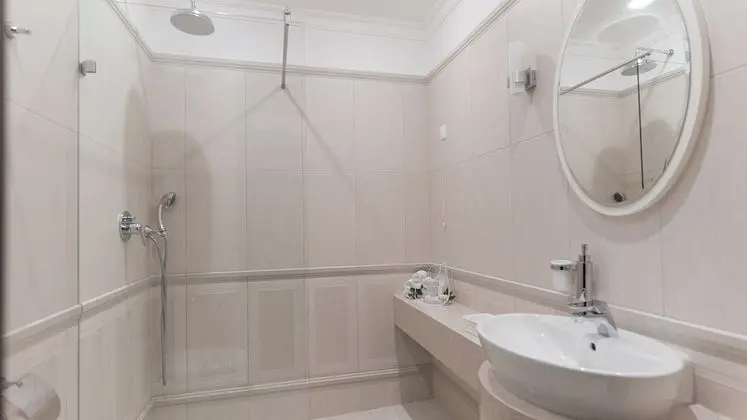 Tek Büyük Yataklı Oda, Balkon