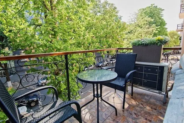 Tek Büyük Yataklı Oda, Balkon