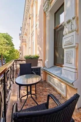 Tek Büyük Yataklı Oda, Balkon