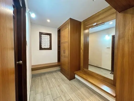 Giysi Dolabı