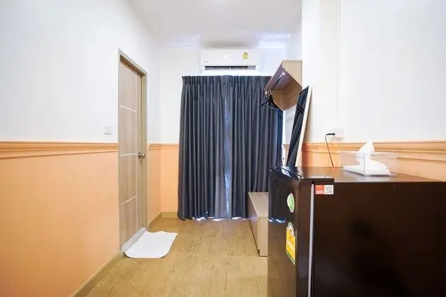 Studio double with window