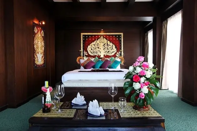 Lanna jacuzzi suite with balcony