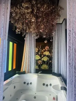 Lanna jacuzzi suite with balcony