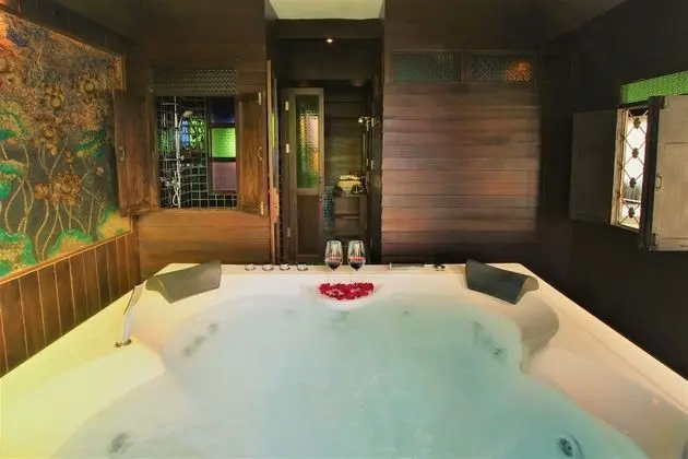 Lanna Jacuzzi Suite (Room Only) with balcony