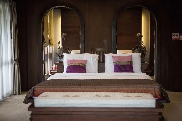 SinghaMontra Family Suite with balcony