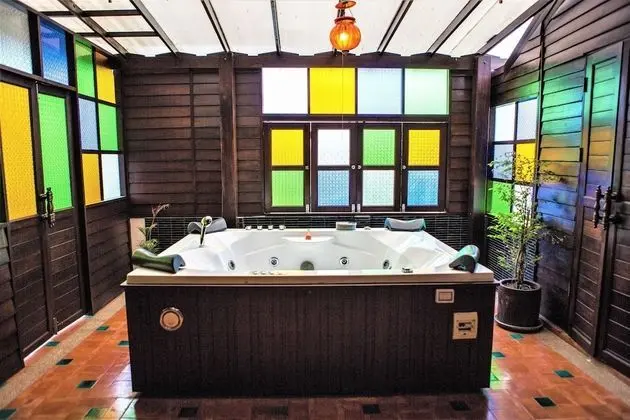Singhamontra Signature Suite with balcony
