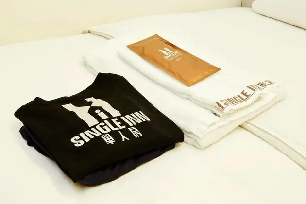 Tek Kişilik Oda, Sadece kadınlar için, Sigara İçilmez (2 Single Room,1 Room 1 Bed,Female)